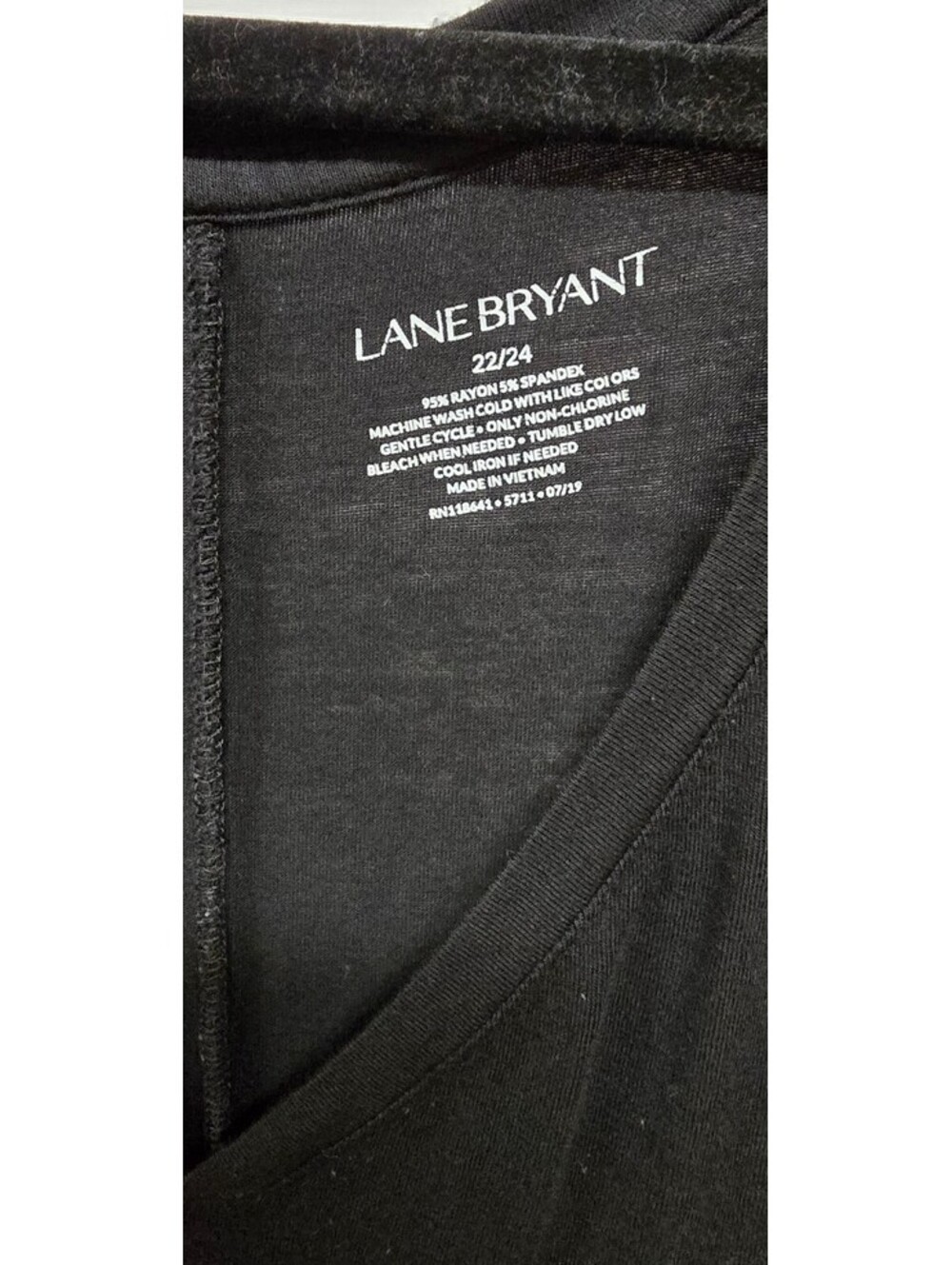 Lane Bryant Black Sleeveless V Neck Tank Top Size 22/24 Plus Size - Picture 2 of 3